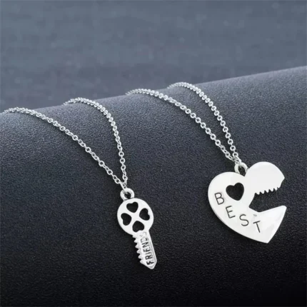 Beautiful Necklace With Heart And Key Design